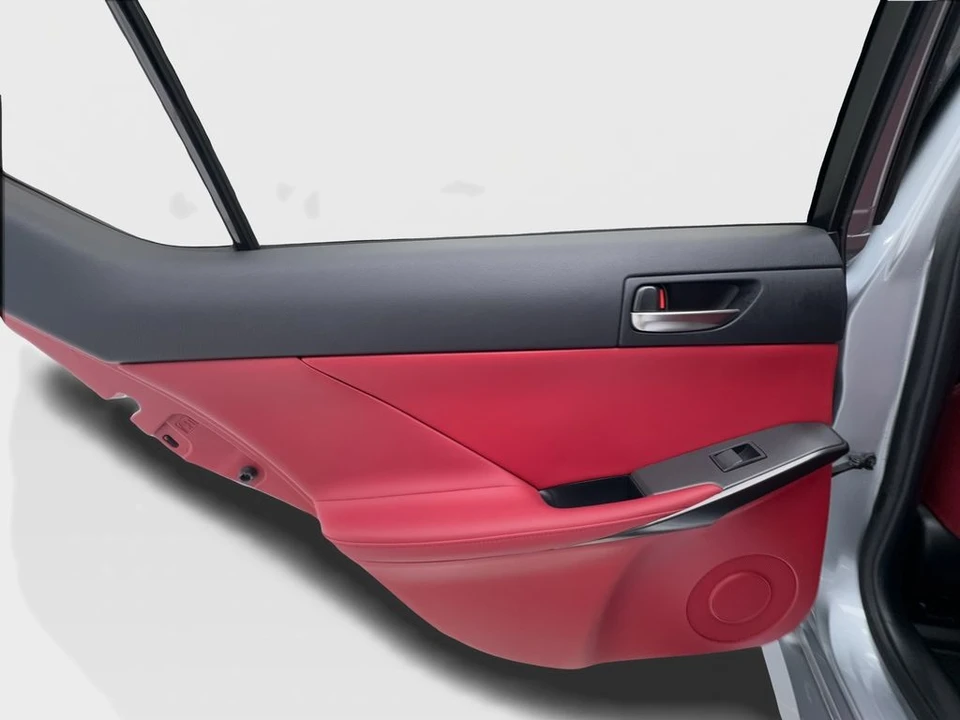2023 Lexus IS 3rd Gen - Image 25 of 31