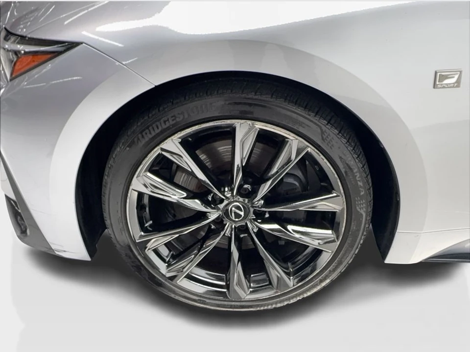 2023 Lexus IS 3rd Gen - Image 13 of 31