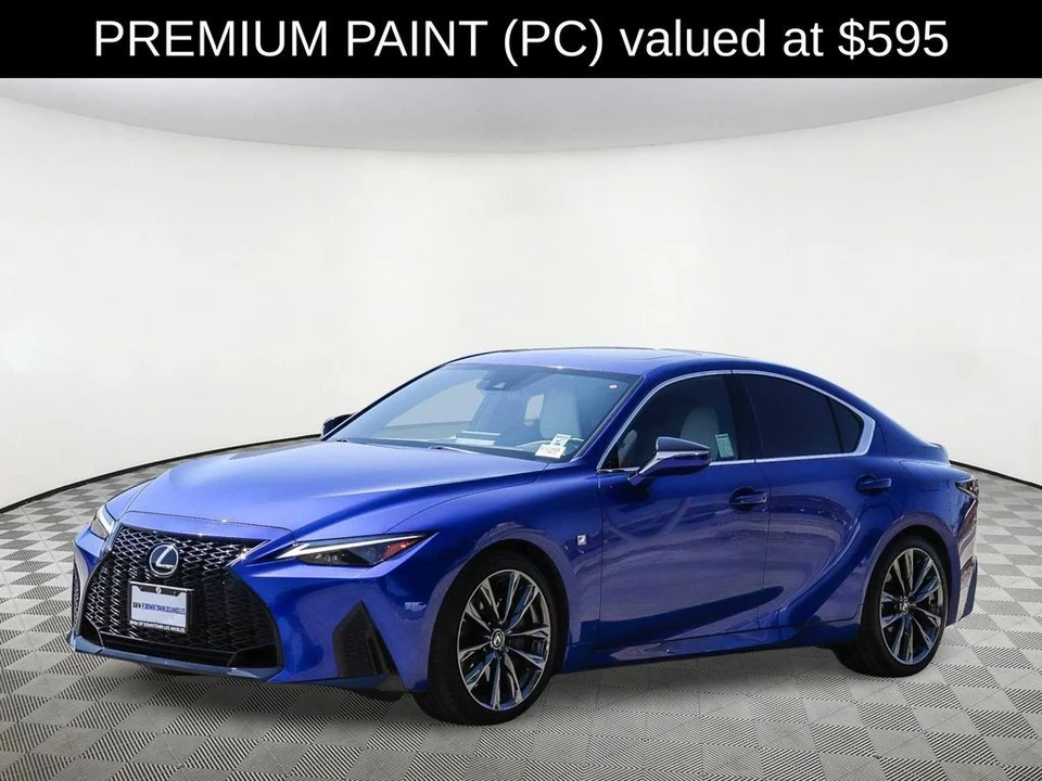 2023 Lexus IS - Image 3 of 31