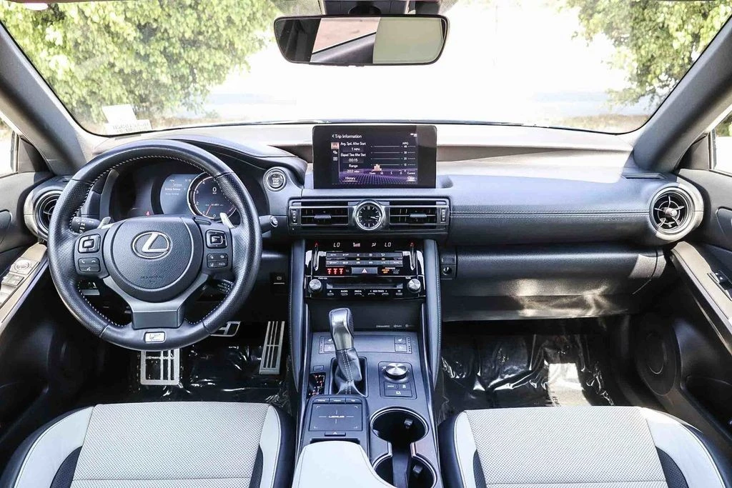 2023 Lexus IS 3rd Gen - Image 14 of 31