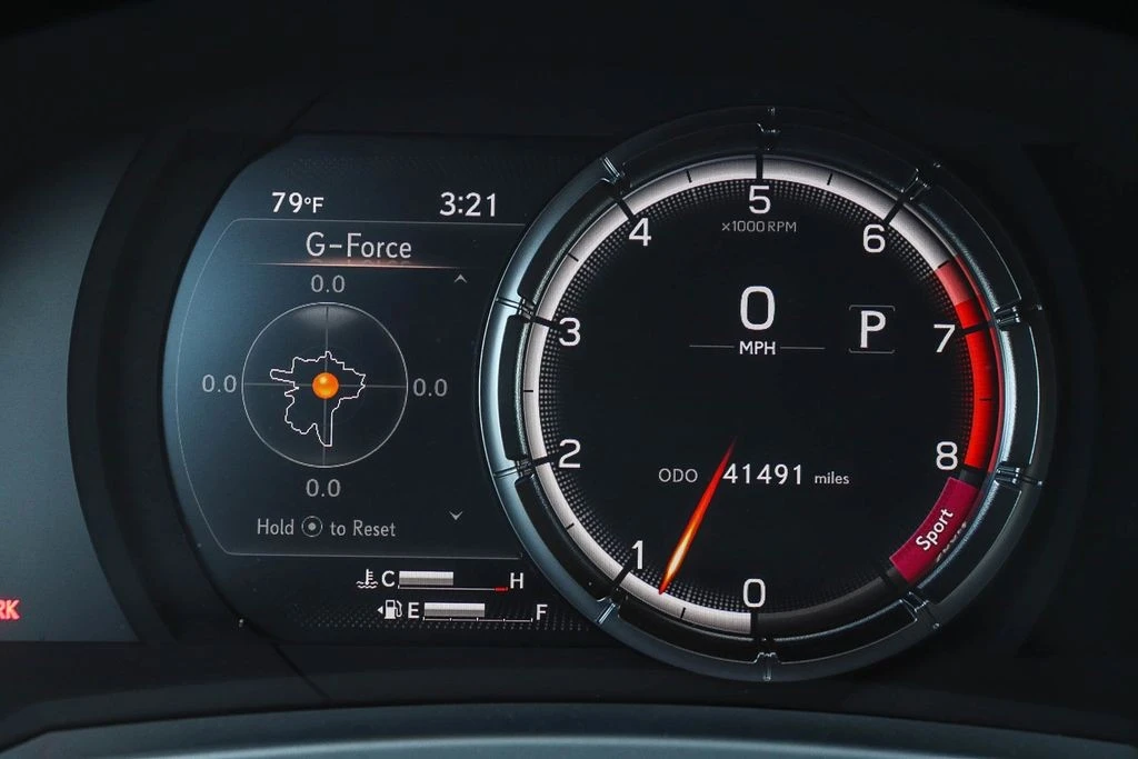 2023 Lexus IS - Image 29 of 31