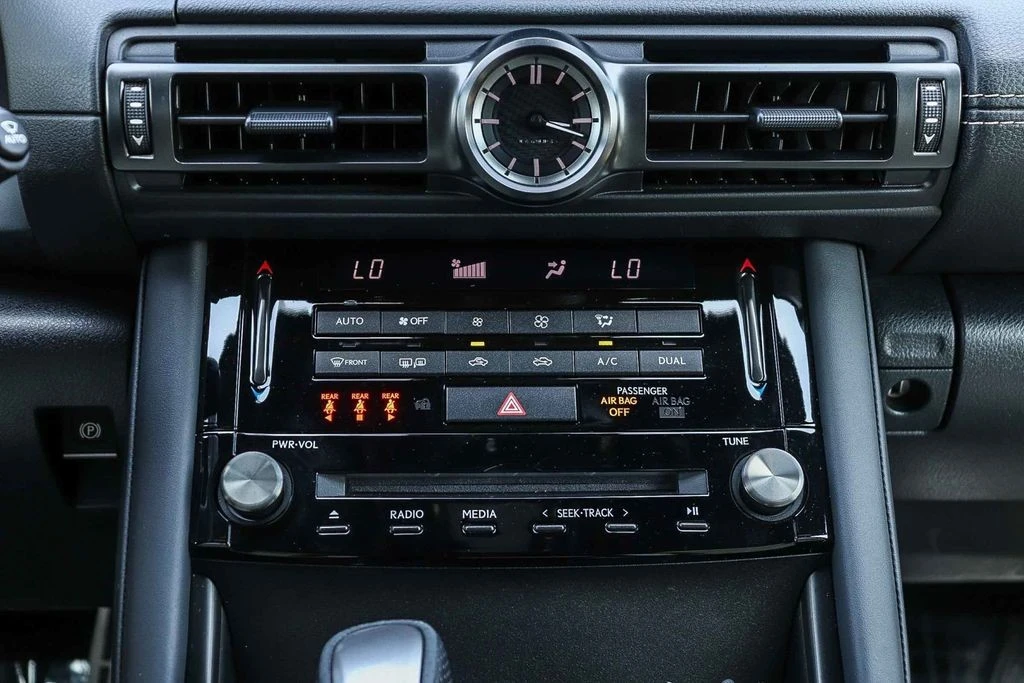 2023 Lexus IS 3rd Gen - Image 16 of 31