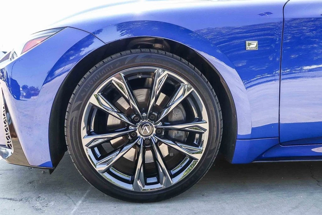 2023 Lexus IS 3rd Gen - Image 13 of 31