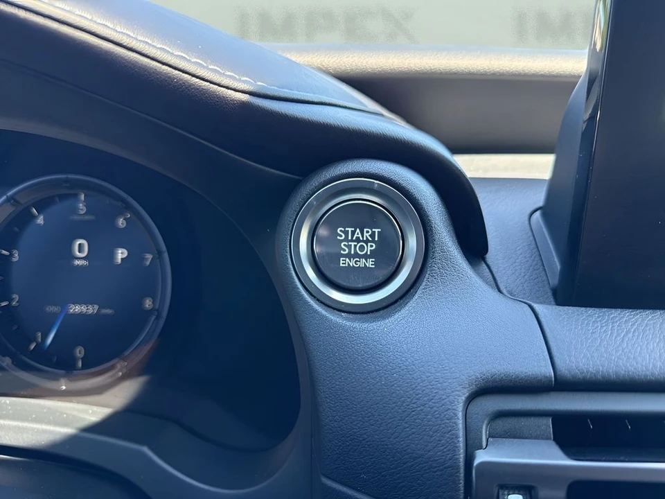 2023 Lexus IS 3rd Gen - Image 19 of 31