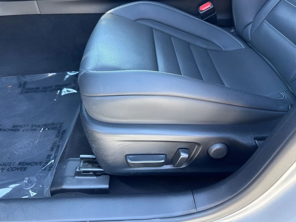 2023 Lexus IS 3rd Gen - Image 9 of 31