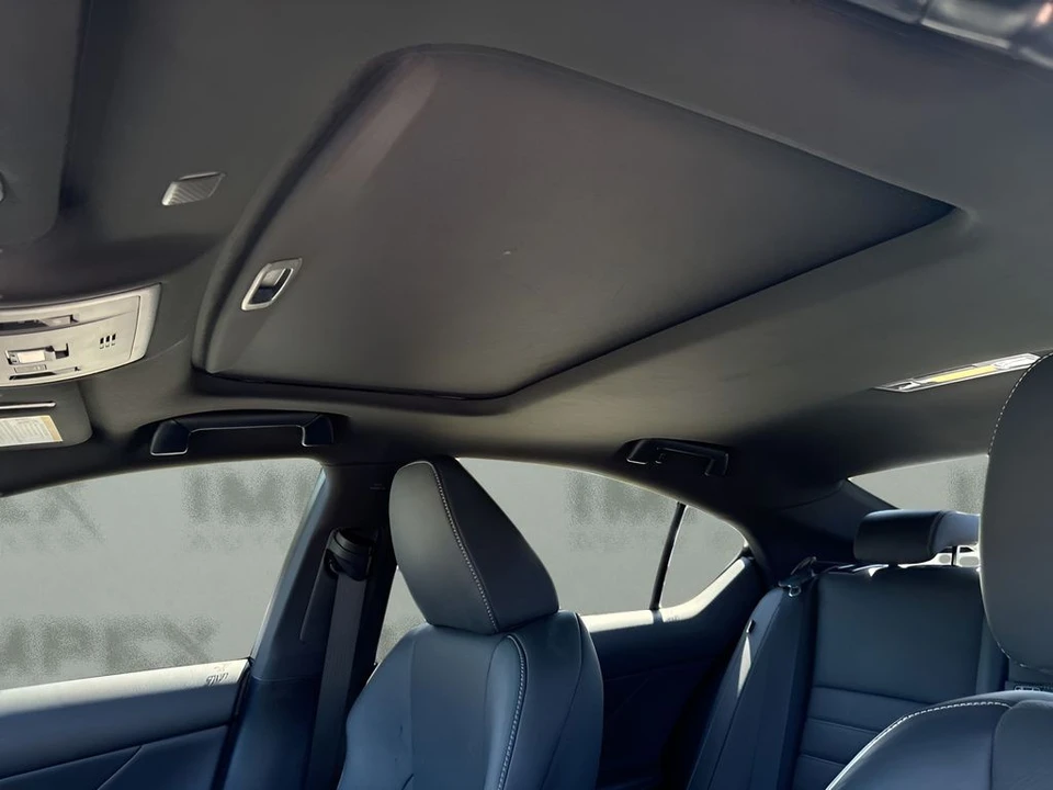 2023 Lexus IS 3rd Gen - Image 10 of 31