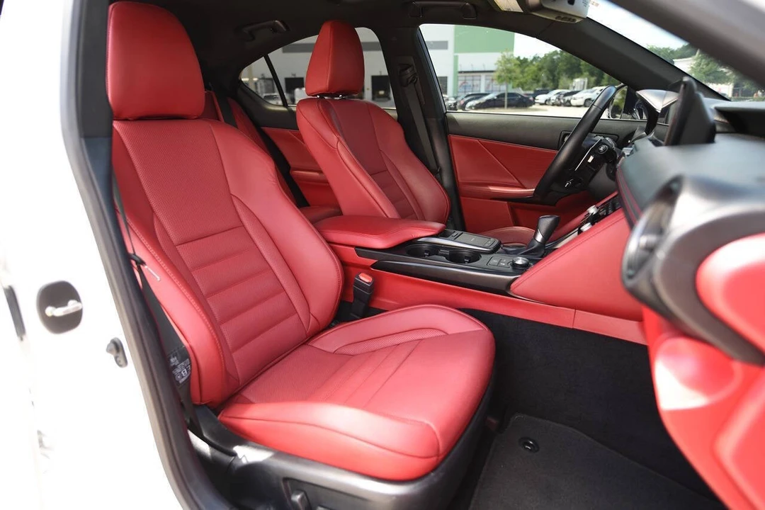 2023 Lexus IS 3rd Gen - Image 17 of 21