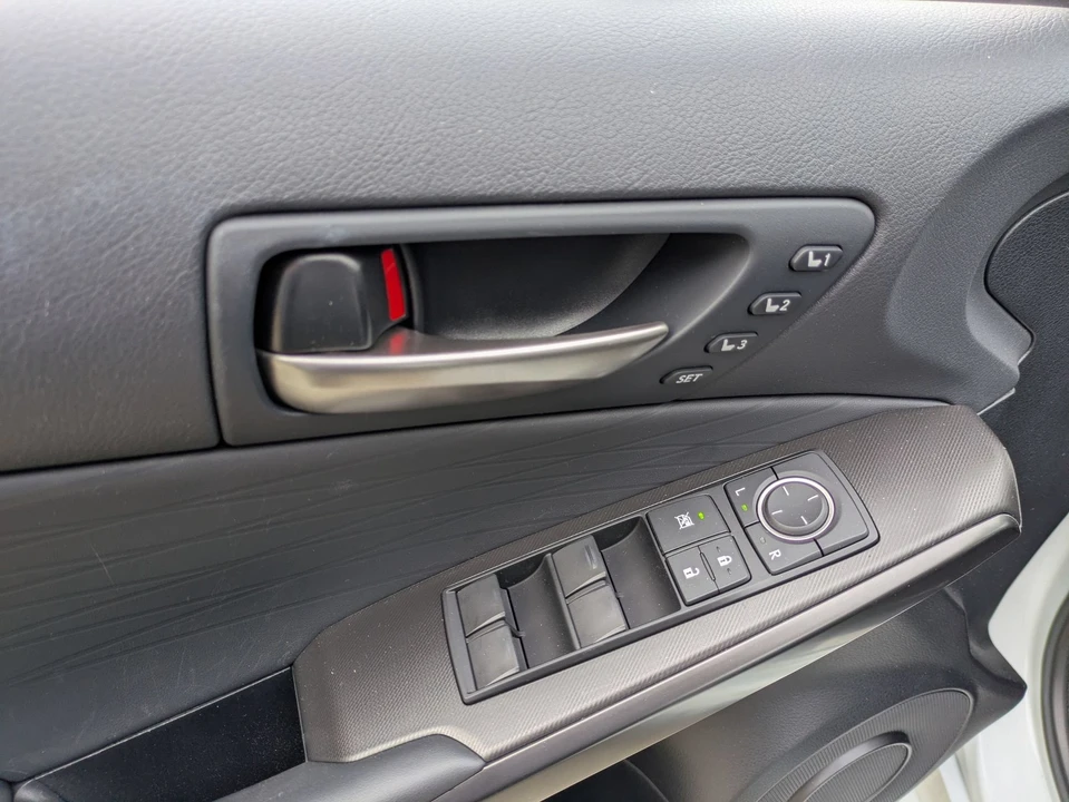 2023 Lexus IS 3rd Gen - Image 16 of 31