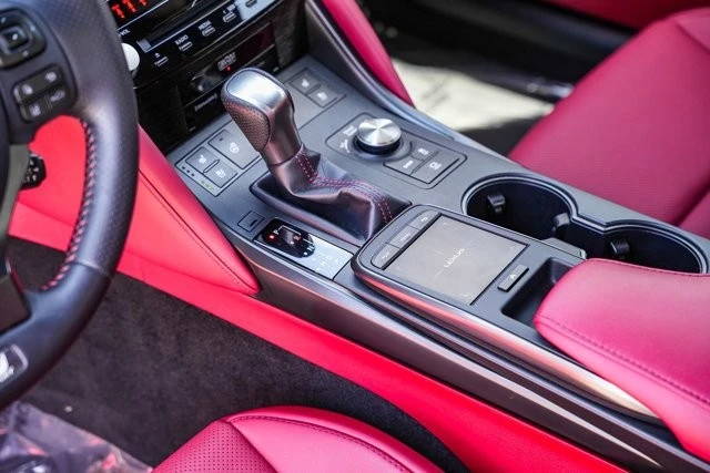 2023 Lexus IS 3rd Gen - Image 21 of 31