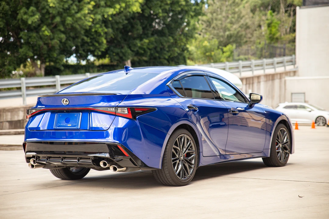 2023 Lexus IS 3rd Gen - Image 15 of 31
