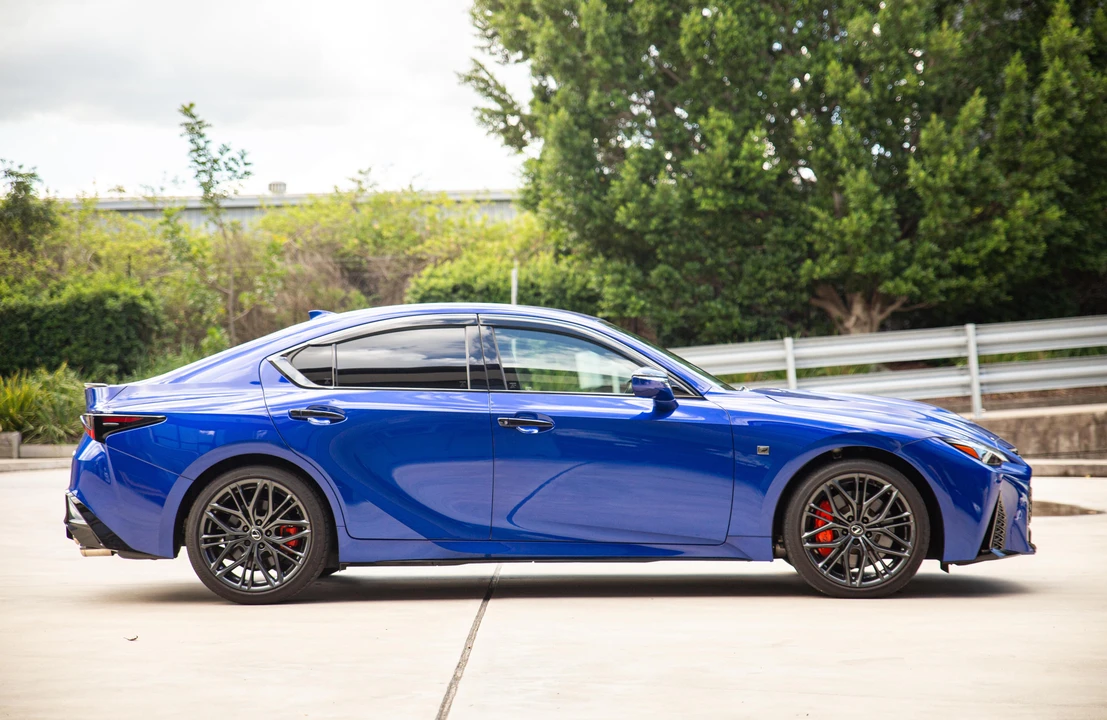 2023 Lexus IS 3rd Gen - Image 8 of 31