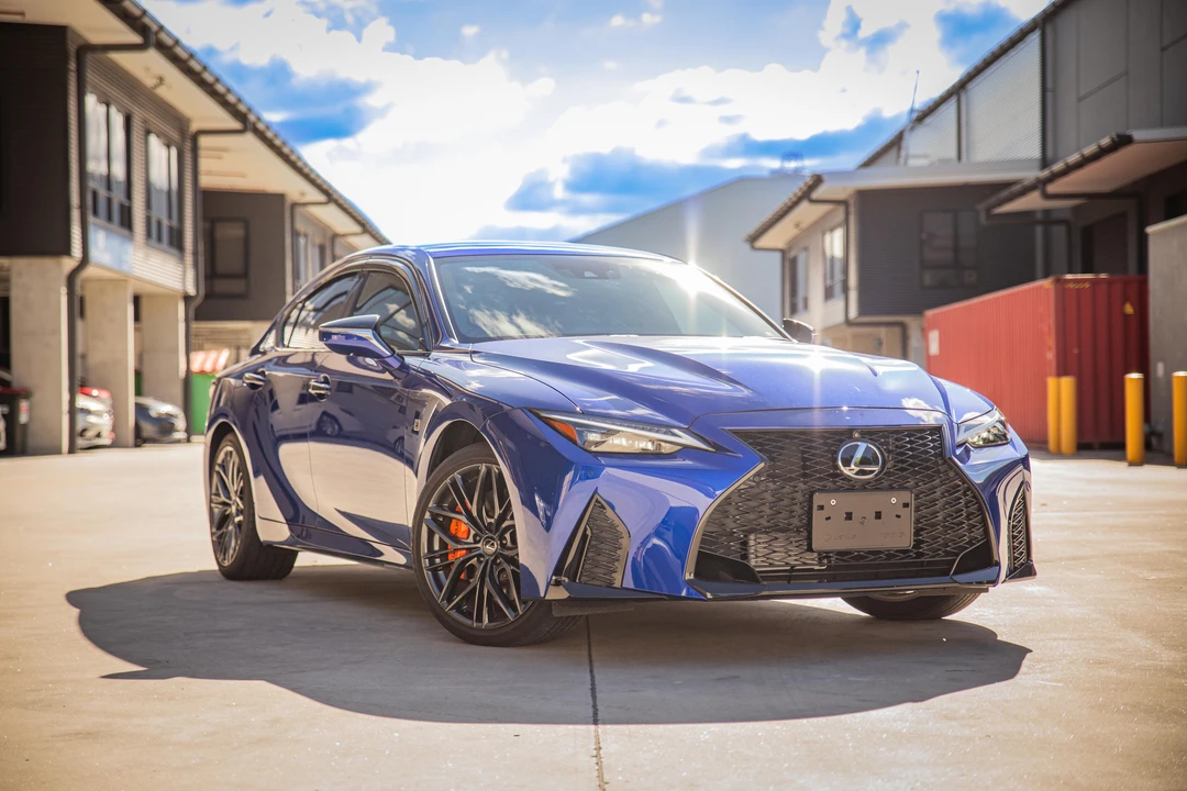 2023 Lexus IS 3rd Gen - Image 16 of 31