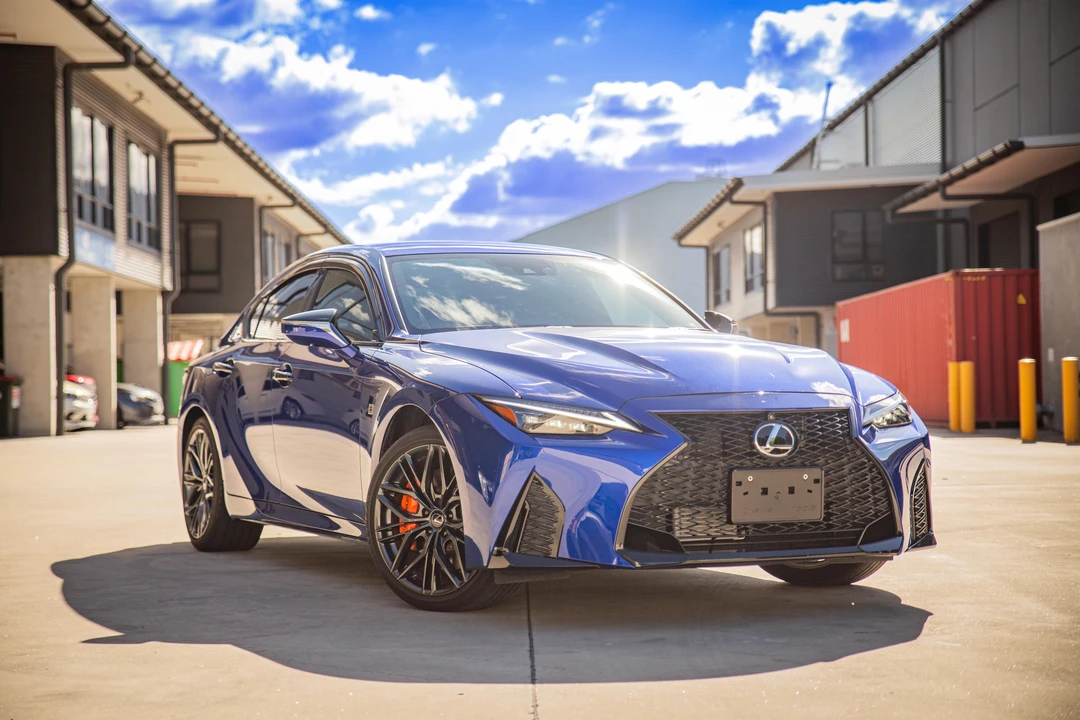 2023 Lexus IS 3rd Gen - Image 17 of 31