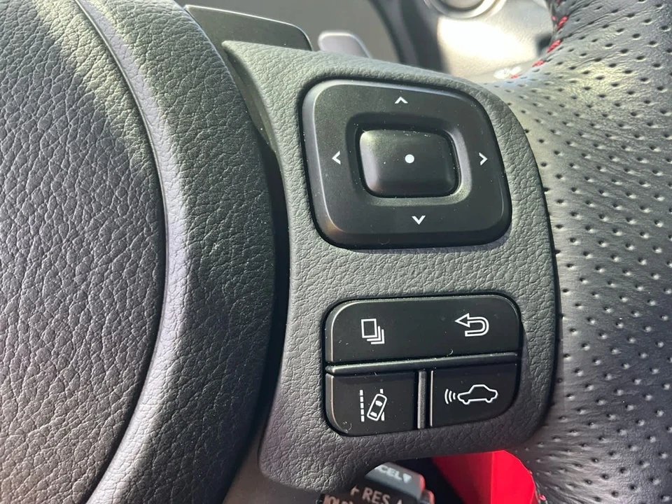 2023 Lexus IS 3rd Gen - Image 20 of 27