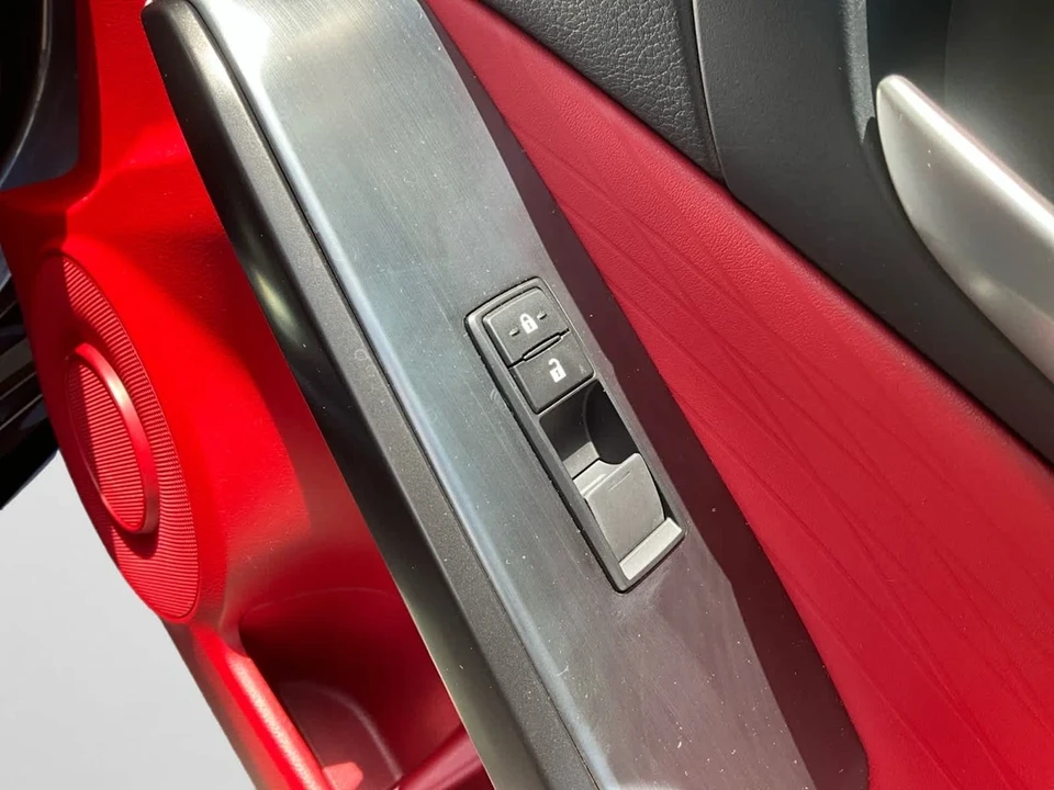 2023 Lexus IS 3rd Gen - Image 17 of 27