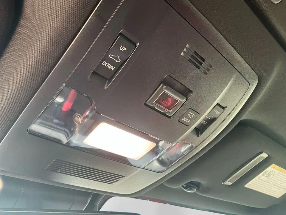 2023 Lexus IS 3rd Gen - Image 23 of 27