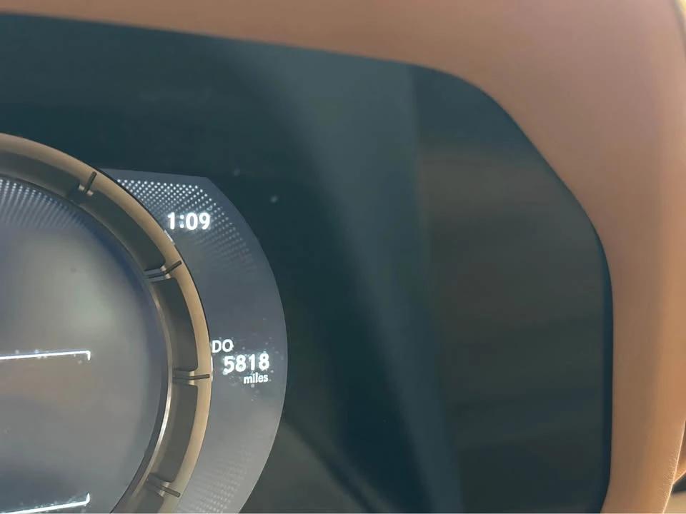 2023 Lexus LC - Image 12 of 17