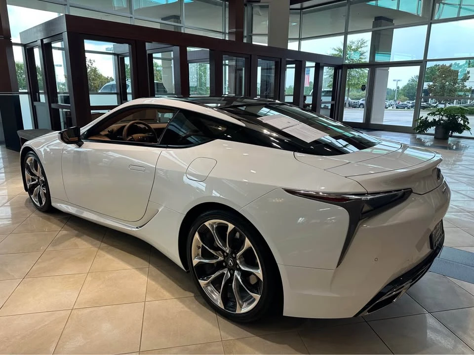 2023 Lexus LC - Image 8 of 17