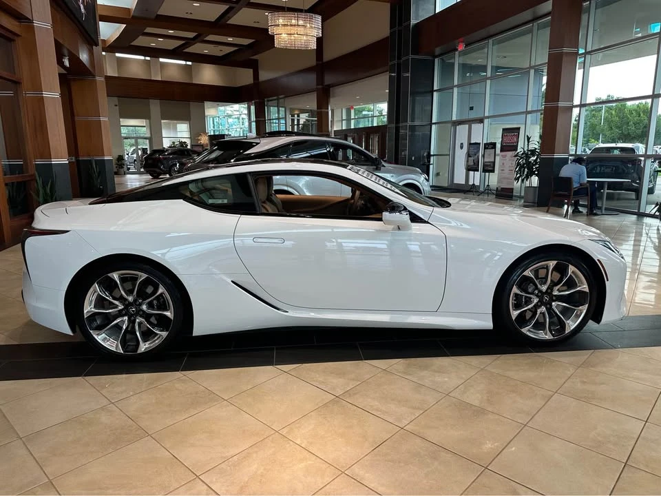 2023 Lexus LC - Image 4 of 17