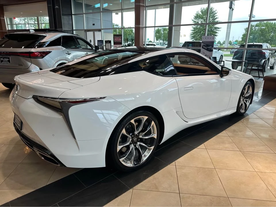 2023 Lexus LC - Image 5 of 17