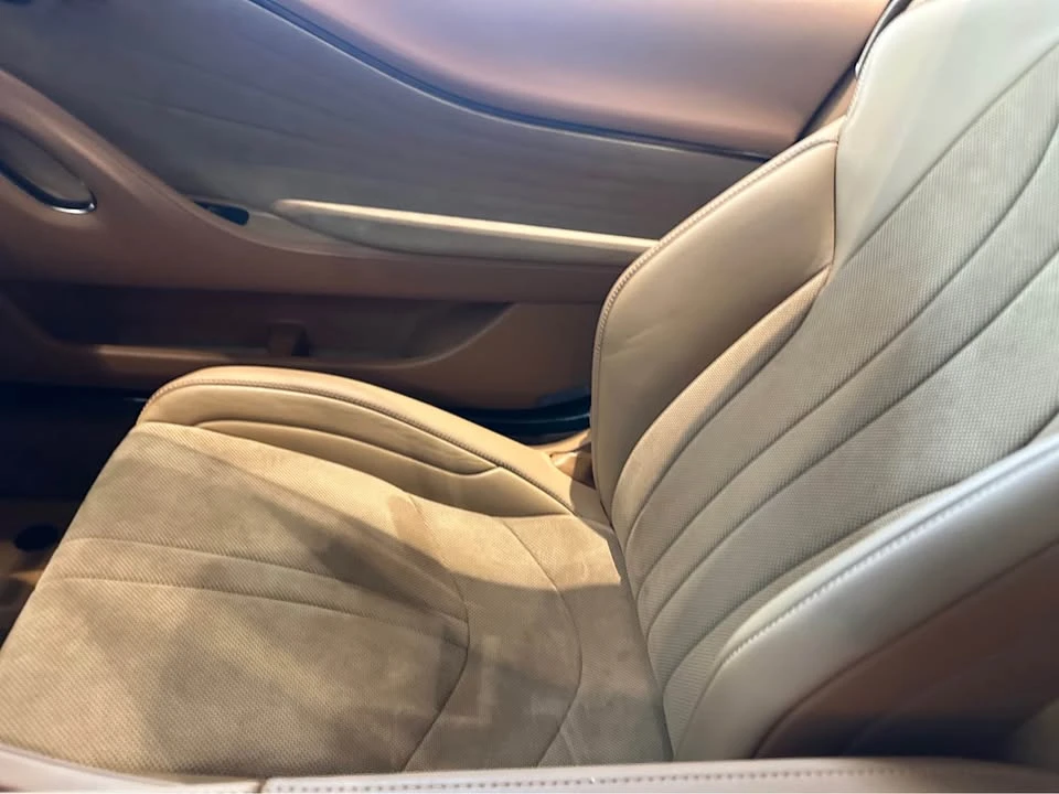 2023 Lexus LC - Image 16 of 17