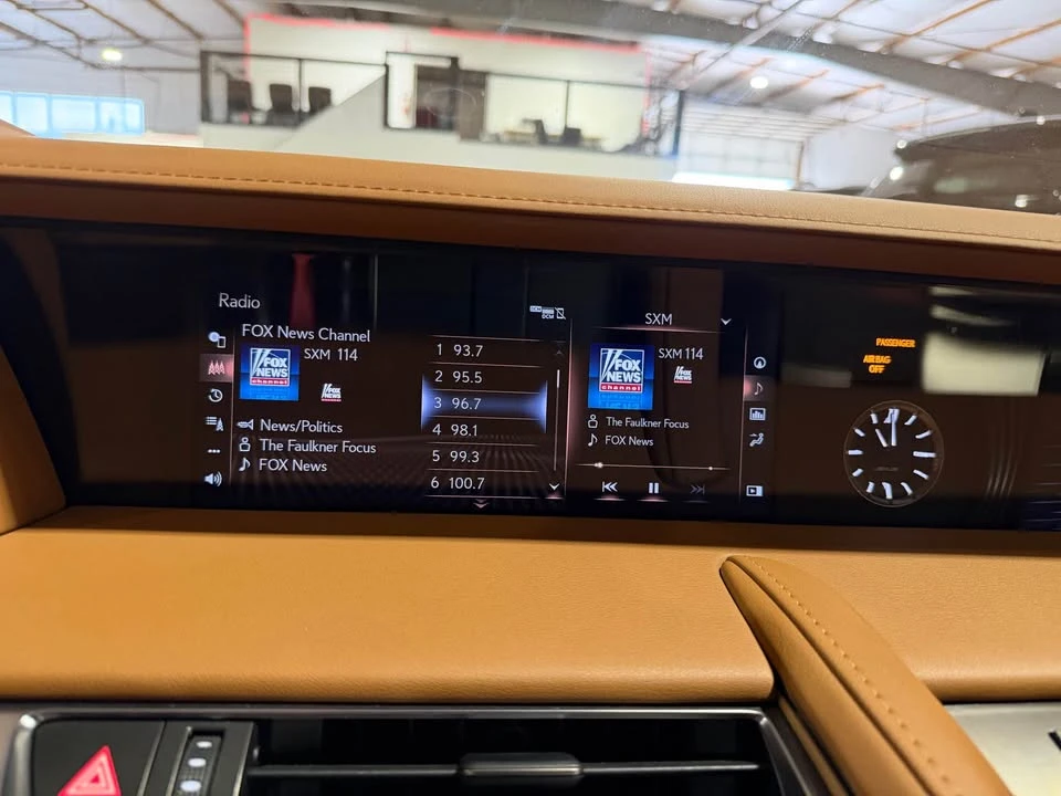 2023 Lexus LC - Image 13 of 19