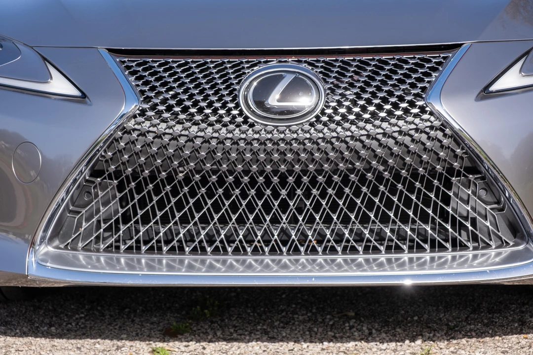 2023 Lexus LC - Image 24 of 31
