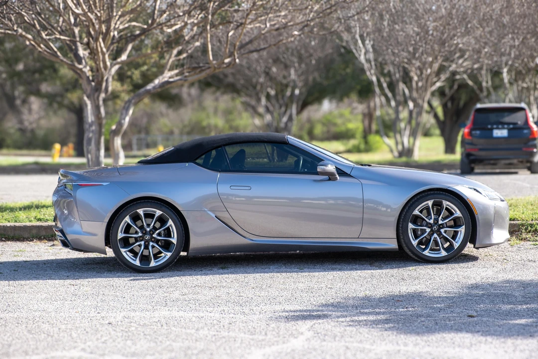 2023 Lexus LC - Image 17 of 31