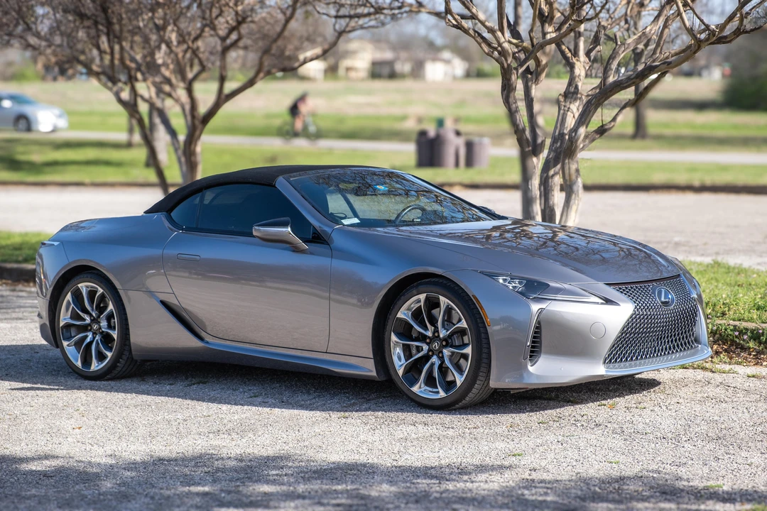 2023 Lexus LC - Image 18 of 31