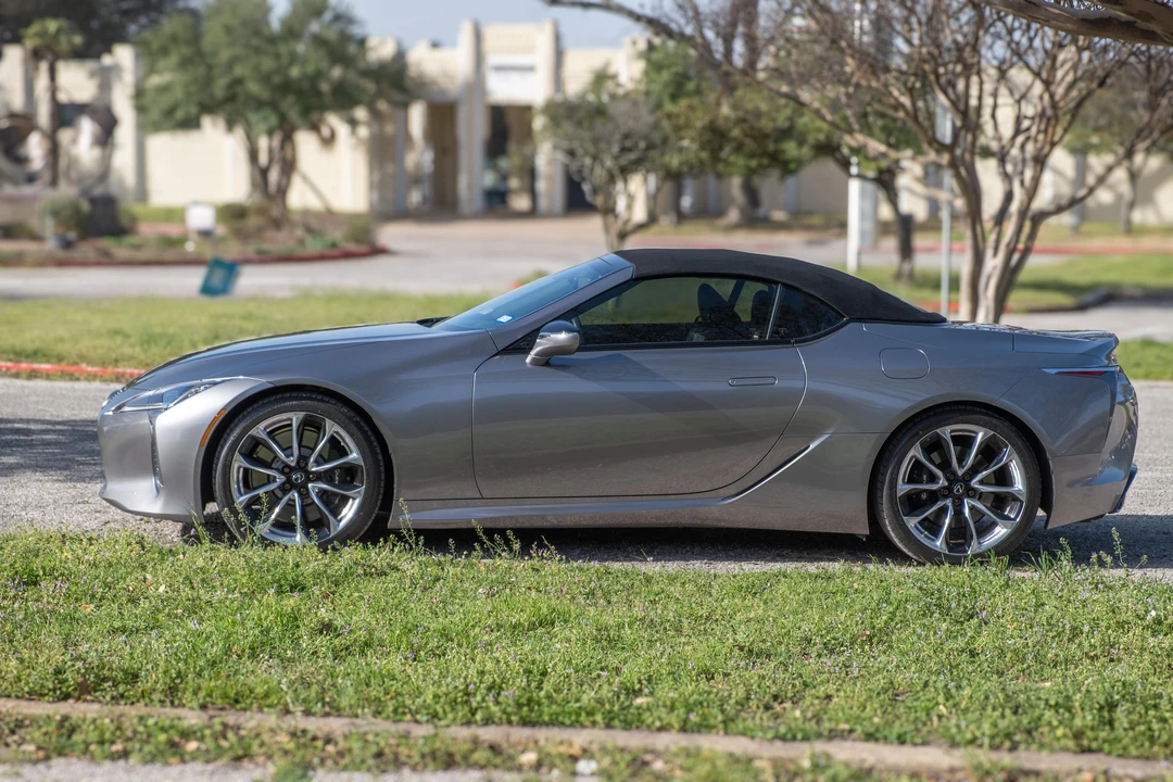 2023 Lexus LC - Image 15 of 31