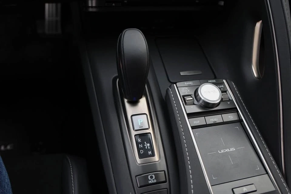 2023 Lexus LC - Image 16 of 20