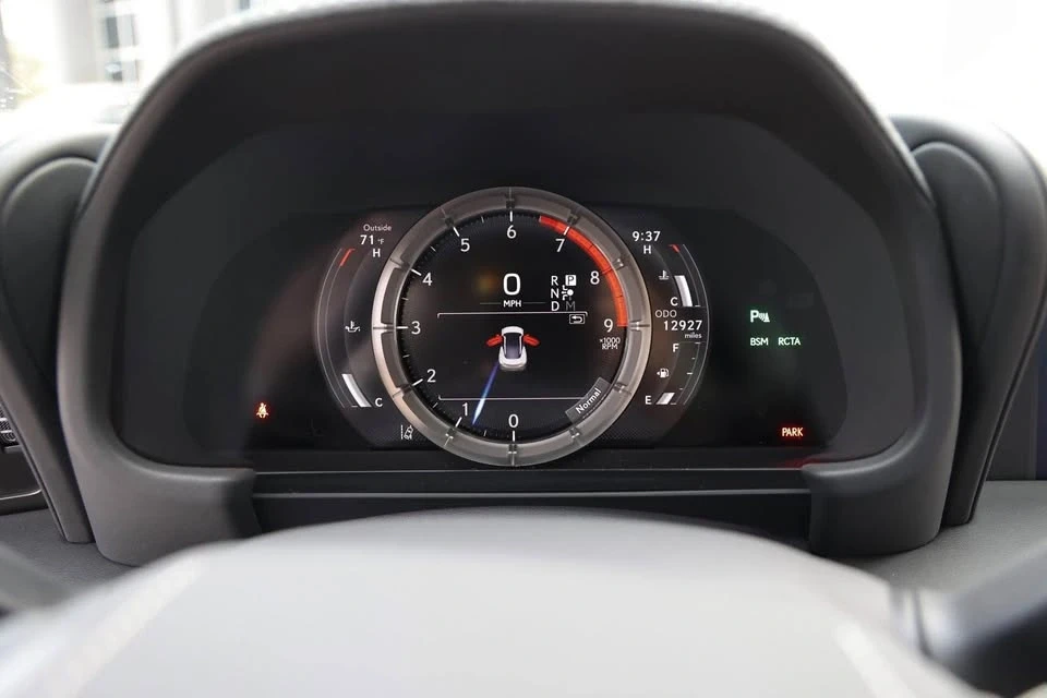 2023 Lexus LC - Image 19 of 20