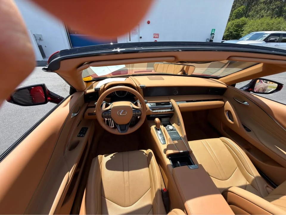 2023 Lexus LC - Image 9 of 11