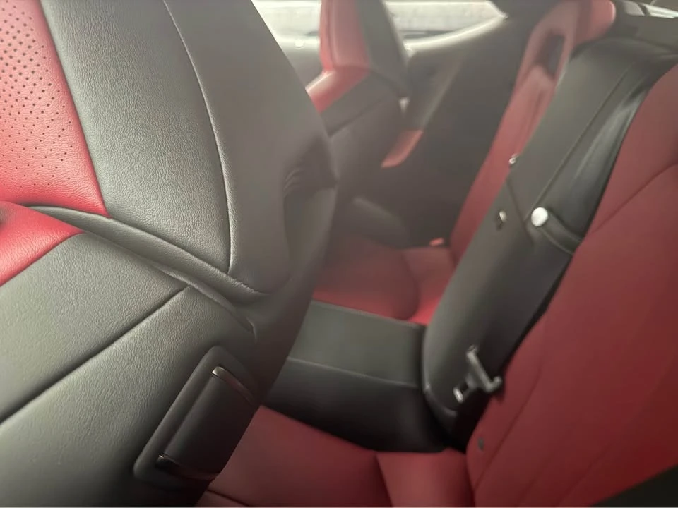 2023 Lexus LC - Image 9 of 10