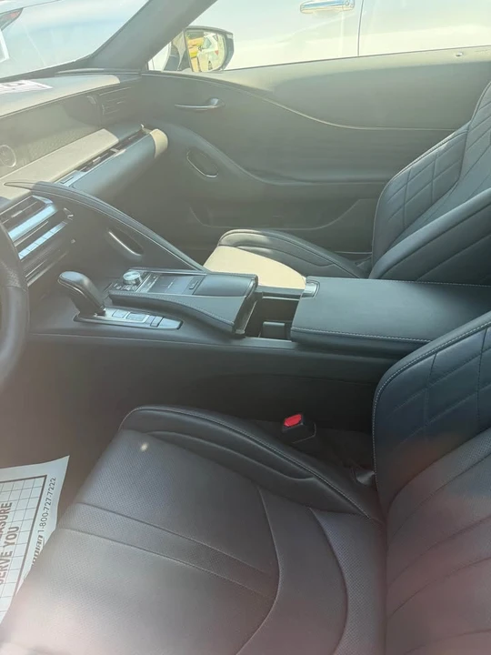 2023 Lexus LC - Image 4 of 5
