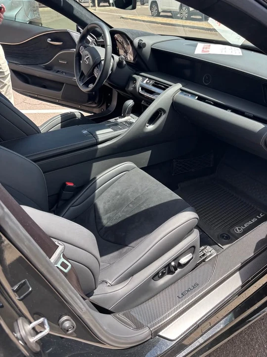 2023 Lexus LC - Image 9 of 11