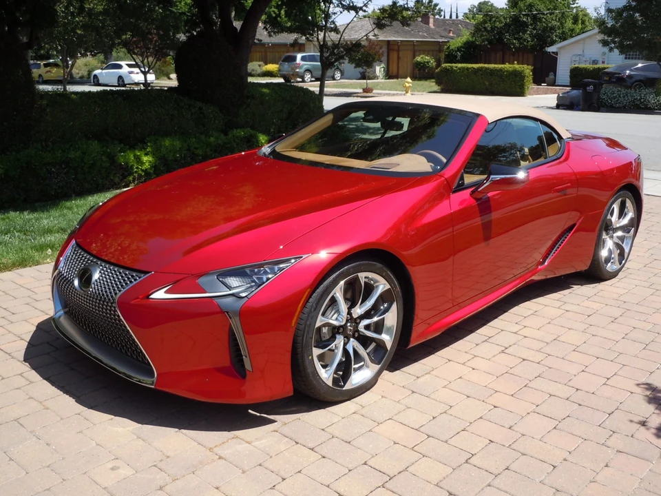 2023 Lexus LC - Image 8 of 31