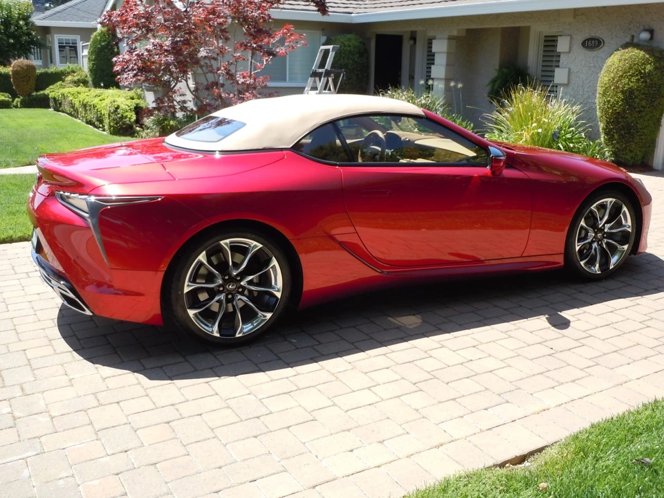 2023 Lexus LC - Image 20 of 31