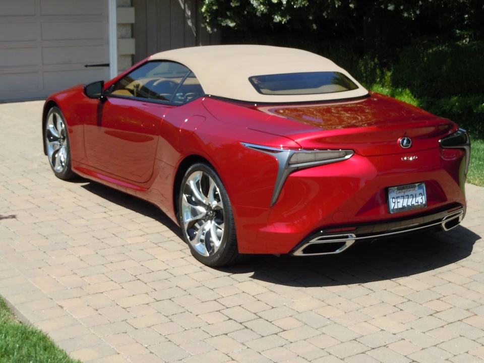 2023 Lexus LC - Image 26 of 31