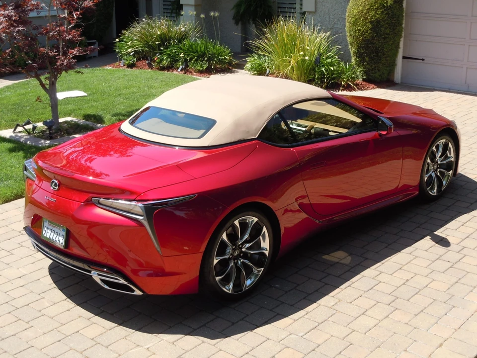 2023 Lexus LC - Image 22 of 31