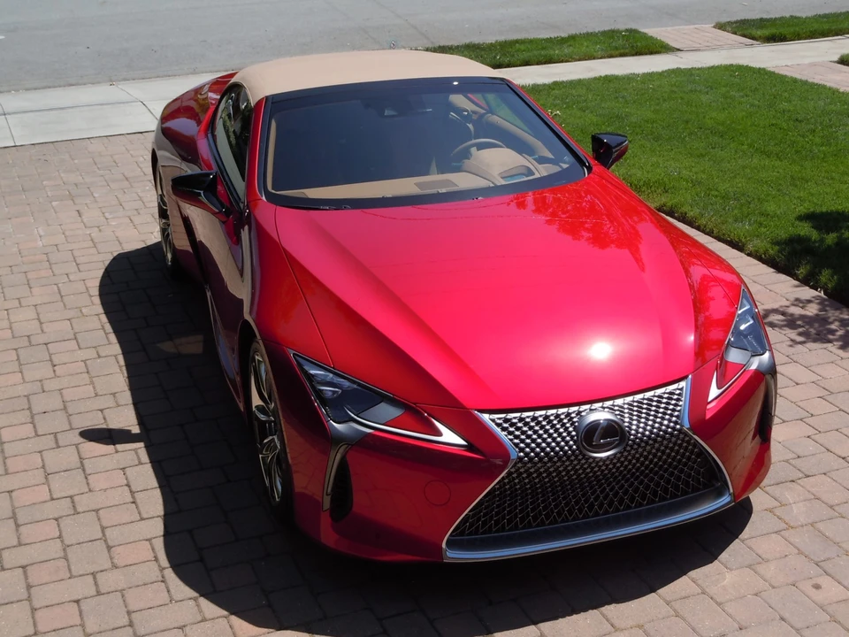 2023 Lexus LC - Image 14 of 31