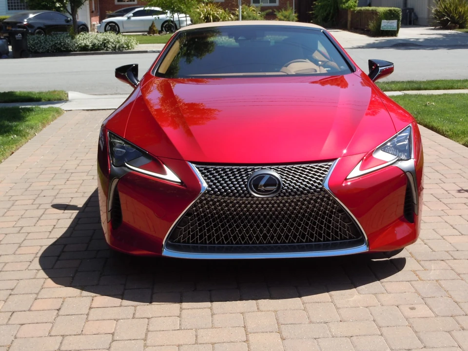 2023 Lexus LC - Image 12 of 31