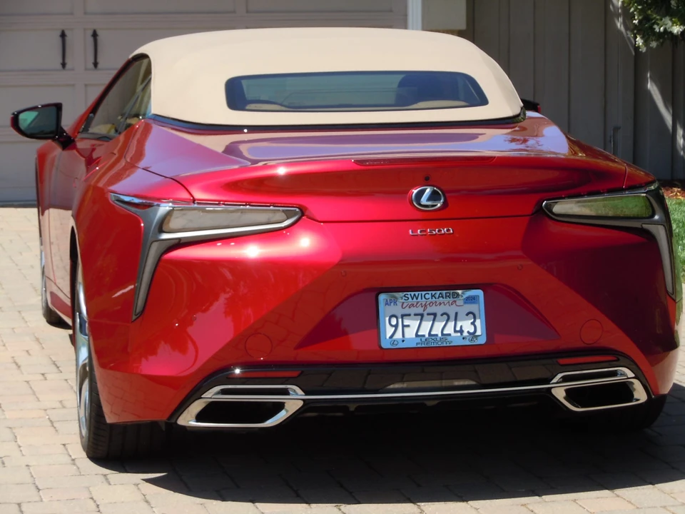 2023 Lexus LC - Image 25 of 31
