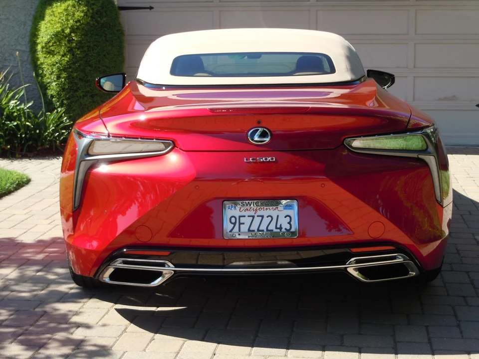 2023 Lexus LC - Image 24 of 31