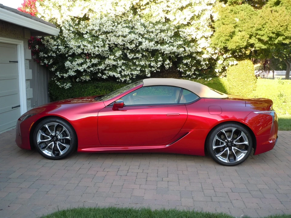 2023 Lexus LC - Image 30 of 31