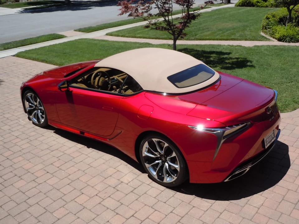 2023 Lexus LC - Image 27 of 31