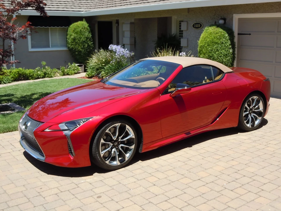 2023 Lexus LC - Image 5 of 31
