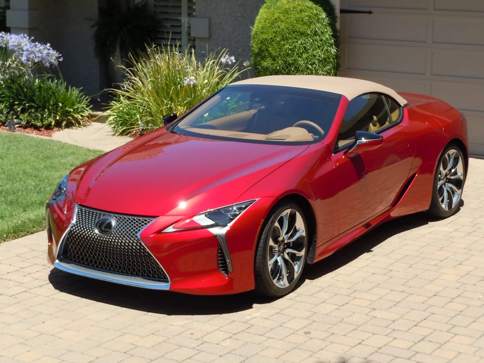2023 Lexus LC - Image 10 of 31