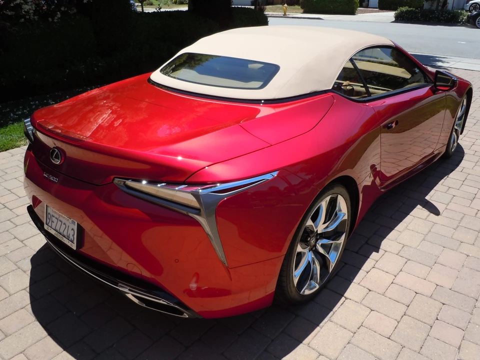 2023 Lexus LC - Image 23 of 31