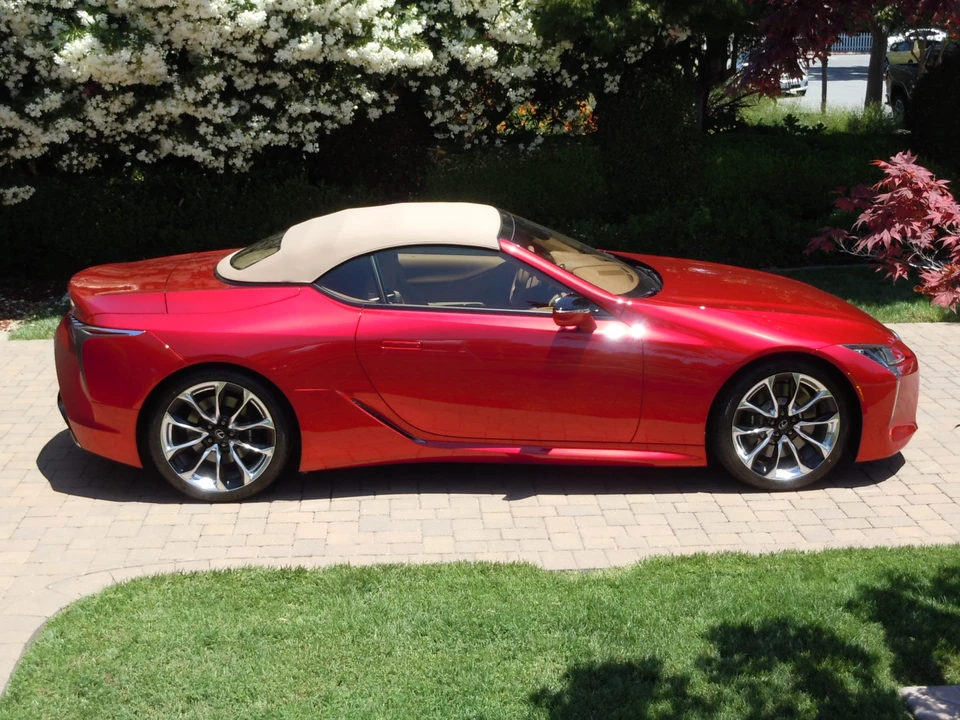 2023 Lexus LC - Image 18 of 31